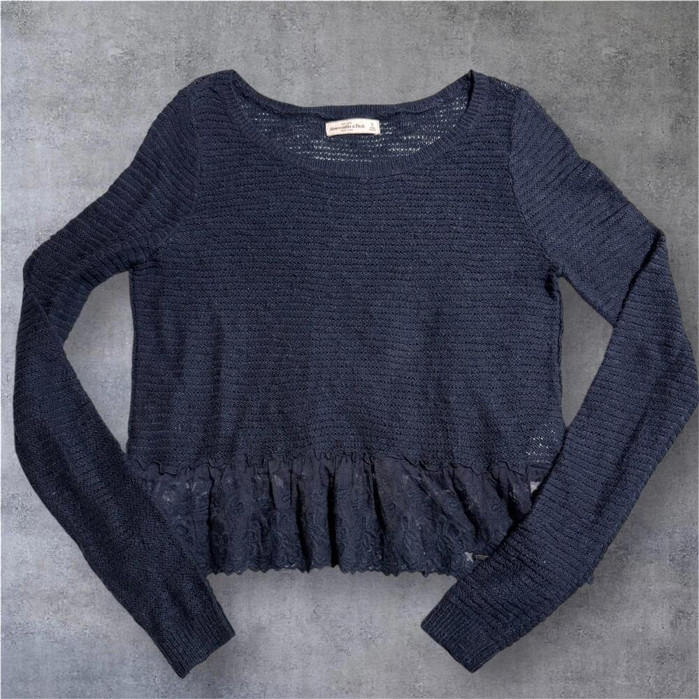 Abercrombie & Fitch Lace Ruffle Trim‎ Crop Sweater, Small